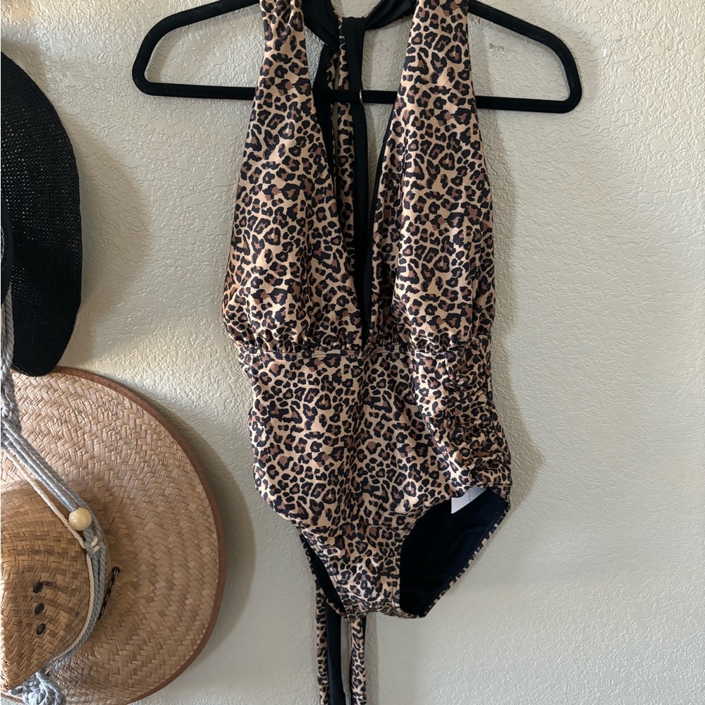 Nicole Miller swimsuit size medium leopard print